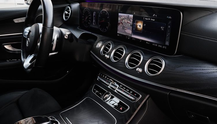 Mercedes-Benz E200 AMG