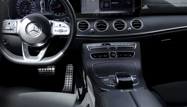 Mercedes-Benz E200 4MAT AMG