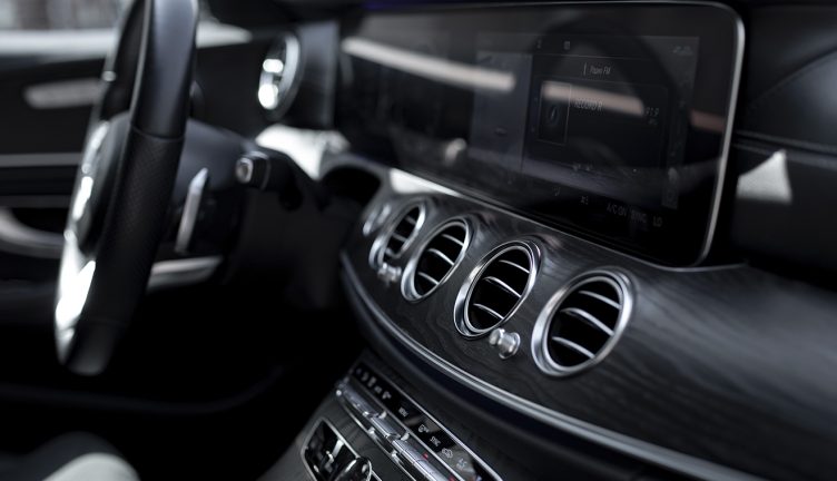 Mercedes-Benz E200 4MAT AMG