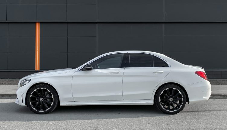 Mercedes-Benz C180