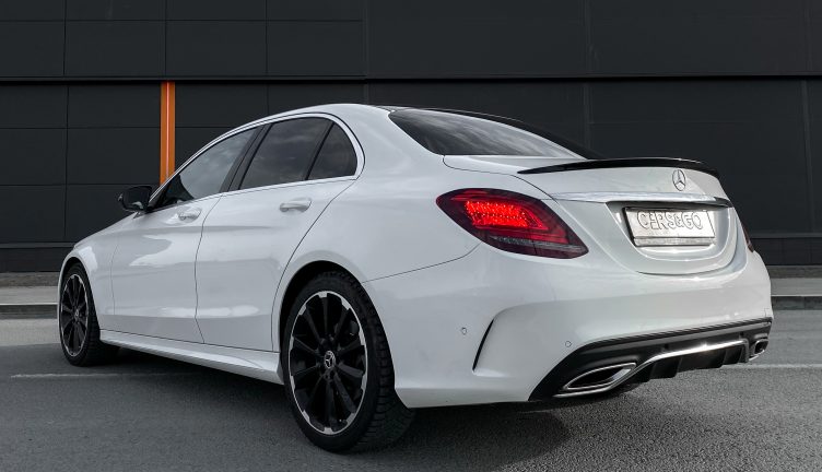 Mercedes-Benz C180