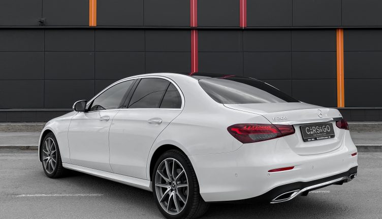 Mercedes-Benz E200 4MAT AMG