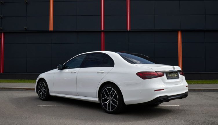 Mercedes-Benz E220 D 4MATIC