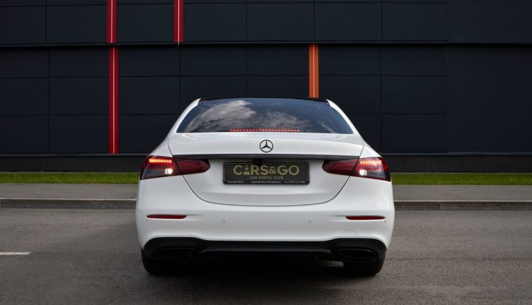 Mercedes-Benz E220 D 4MATIC