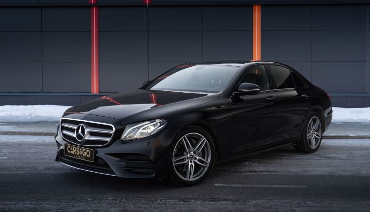 Mercedes-Benz E200 4MAT AMG