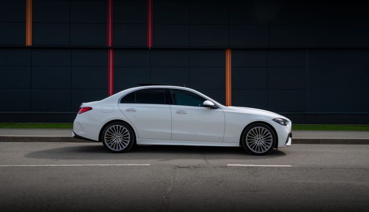 Mercedes-Benz C300