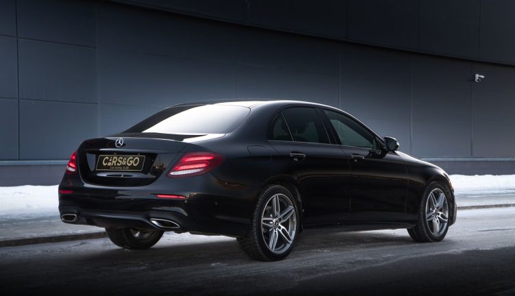 Mercedes-Benz E200 4MATIC AMG