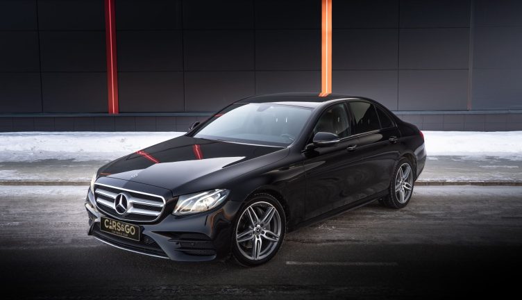 Mercedes-Benz E200 4MATIC AMG