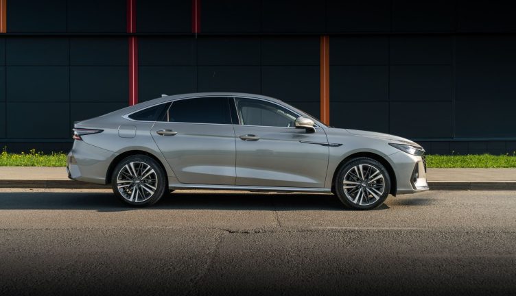 Chery Arrizo 8